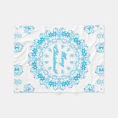 メリークリスマスラウンドのスノーフレークの冬の白い青 フリースブランケット (正面(横))