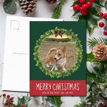 メリークリスマスリースかわいいカスタム犬フォトグリーン ポストカード<br><div class="desc">赤いカスタム長方形と白い文字の緑の休日のリースを特徴とする美しいクリスマスポストカード。リースの中央にある犬の写真で置き換えるか、友人や家族のために猫の写真を追加する。聖降誕祭書お目出とう。</div>
