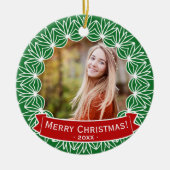 メリークリスマスリースパーソナライズされたホリデーフォト セラミックオーナメント (正面)