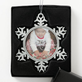 メリークリスマスレタリングとベビー家族の写真 スノーフレークピューターオーナメント