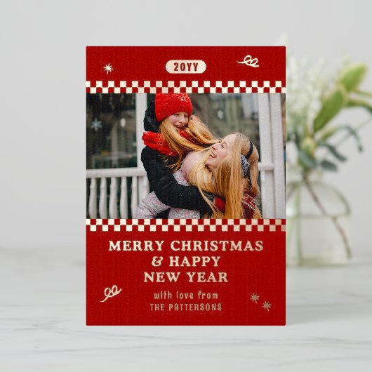 メリークリスマスレトロ赤パーソナライズされた写真 箔シーズンカード (立ち正面)