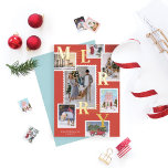 メリークリスマス家族の写真切手 箔シーズンカード<br><div class="desc">私たちの切手の休日の写真カードのデザインとユニークあなたの友人と家族のメリークリスマスを望む。フェスティバルの切手インスパイアデザインは私たちのオリジナル手描きクリスマスの切手イラストレーションシーンをフィーチャー。各スタンプにはユニーク、金ゴールド箔に切手を貼った切手に切手の値と年が表示されたフェスティバルの休日シーンが特徴である。「メリー」文字は金ゴールドホイルのまわりににデザインを置く。あいさつ文と家族の署名でパーソナライズする。すべてのアートワークはオリジナルの手描きオリジナルのアートワークによって作成されたMoothy Papery.</div>