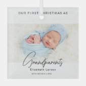 メリークリスマス祖父母として私たちの最初のかわいいベビー ガラスオーナメント (正面)