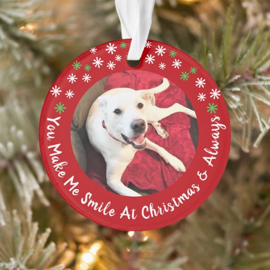 メリークリスマス笑顔の犬の写真おもしろい赤い円 オーナメント (ツリー)