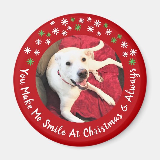 メリークリスマス笑顔の犬の写真おもしろい赤い円 マグネット (正面)