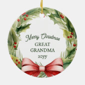 メリークリスマス素晴らしおばあちゃんホリーリース写真 セラミックオーナメント (裏面)