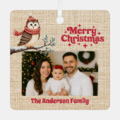 メリークリスマス赤い写真ベージュのバーラップフクロウ メタルオーナメント (正面)