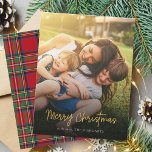 メリークリスマス赤スチュワートタータンチェック家族写真 ノートカード<br><div class="desc">お祝客様のフェスティバルは家族の中でメリー独占的クリスマスのグリーティングカードでシーズン。大切な写真を前面と中央に並べ、家族として持つ喜びをホリデーシーズンの魔法とともに美しく表す。カードを裏返して永遠のプレイドデザインを明らかにし、あなたの喜ばしい休日の挨拶に暖かさと伝統のtouchを追加する。家族や友人と愛の物語や休日の応援を共有するのに最適な、このカードはクリスマスのための必需品である。</div>