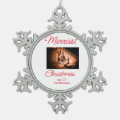 メリークリスマス追加ファミリー名photo red シンプルchristmas m スノーフレークピューターオーナメント (正面)
