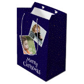 メリークリスマス2カスタム枚の写真と星 ミディアムペーパーバッグ (裏面アングル)
