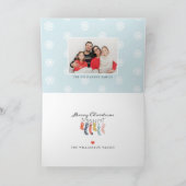 メリークリスマス |かわいいカラフルストッキングぶら下がったズ シーズンカード (内部)