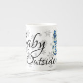 メリークリスマス、ベビー外は寒い ボーンチャイナマグカップ (正面)