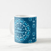 メリークリスマス 丸い雪の結晶 冬 白 青 コーヒーマグカップ (正面左)