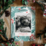 メリークリスマス.冬のフローラと松の写真 シーズンカード<br><div class="desc">冬の休暇のための水彩松と花の模様と"メリークリスマス"の写真カード。追加連絡品が要もしります。</div>