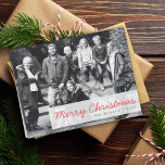 メリークリスマス |家族モダングループの写真 シーズンカード<br><div class="desc">半透明なオーバーレイの背景にさくらんぼ赤い文字でミニマルなモダン"Merry Christmas"引用文バナーと美しい写真のホリデーカード。この多彩なカードはパーソナライズされた、フェスティバルシーズンのための本当に好きなカードを作るために自分の写真、家族の名前と年と一緒にユニークすることができる。内部のメッセージ「Wishing you and wonderful christmas!」は簡単に自分の特別な休暇メッセージで更新することができる。カードは、歩道の木製のゲートの前で写真のためにポーズを設定している家族の例の画像を示している。写真は右から離れ、短い白い髪の祖母、毛皮の裏地の長いジャケットを着て、パパ、犬のリードを保持し、美しい茶色と白のスパニエル犬、ダークコートでスパニエル犬の横に曲がった長い巻き毛の長女、金髪とチェックシャツの末っ子、ジーンズととののと長靴とととのののでの服でででででででで母服でででのの母をを含ストライプている。写真はセピア色のモノクロの白黒で撮影され、鮮明な新鮮な外観を実現。この画像は、写真や家族の写真に置き換えられるプレースホルお気に入りのダとして設計されている。</div>