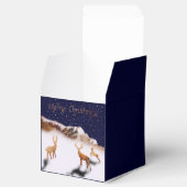 メリークリスマス - 雪の中の木製の鹿と山々 フェイバーボックス (オープン)