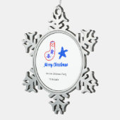 メリークリスマス 青い星 赤いストッキング 名前 日付 スノーフレークピューターオーナメント (右)