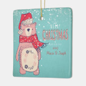 メリークリスマス – X-masクマと編集可能文字 セラミックオーナメント (左)