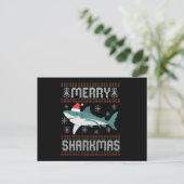 メリーシャークマスおもしろいクリスマスシャーク醜いセーター ポストカード (スタンド正面)