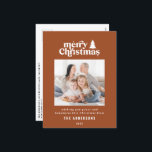 メリータイポグラフィ写真 シーズンポストカード<br><div class="desc">クリスマスメリーグラフィックタイポグラフィ写真のホリデーカード。手描きモダンの文字と木。</div>