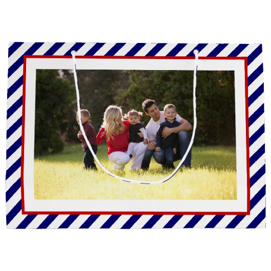 メリーパーソナライズされたクリスマスの青いストライプ写真 ラージペーパーバッグ (裏面)