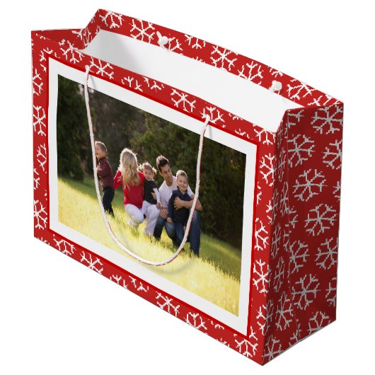 メリーパーソナライズされたクリスマス赤い雪片の写真 ラージペーパーバッグ (裏面アングル)