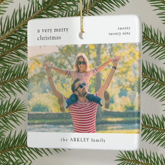 メリーミニマルスシンプルクリスマスの家族の写真 セラミックオーナメント