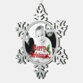 メリーモダンクリスマスとホリーのカスタム写真 スノーフレークピューターオーナメント (右)