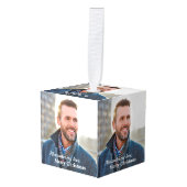 メリーモダンクリスマスの写真のパーソナライズ キューブオーナメント (正面アングル)