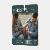 メリーモダンススタイリッシュクリスマス家族写真グリーン メタルオーナメント (正面左)