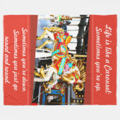 メリー写真は引用文の円形の回転木馬の馬の行きます フリースブランケット (正面(横))