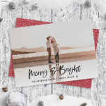メリー明るいモダン写真のミニマルクリスマス シーズンカード<br><div class="desc">メリー明るいモダン写真のクリスマスカード。白黒モダンの休日デザイン。エッジを持つスクリプトモダン文字。手の絵を描水玉模様のスポッティバックア。背面の色をに変カスタマイズ更。</div>