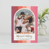 メリー結婚したクリスマスのアーチ写真ピンクオレンジ シーズンカード (スタンド正面)