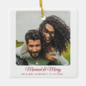 メリー結婚したクリスマス・カップル新婚2枚の写真 セラミックオーナメント (正面)