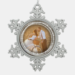 メリー&ブライトきらめくサークルのクリスマス写真 スノーフレークピューターオーナメント