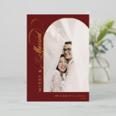 メリー＆マリード エレガント スクリプト レッド アーチ フォト 箔シーズンカード (立ち正面)