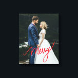 メリー |新婚初めてのクリスマス結婚の写真 キャンバスプリント<br><div class="desc">新婚として、この美し祝い写真のキャンバスの印刷であなたの配偶者を驚かせ結婚てあなたの初めてのクリスマス。このデザインメリーは、1枚の大きな写真のための宇宙と美しい手文字の赤いフォントで"を特徴としている。写真を置き換えてキャンバスをカスタマイズする。デザイ連絡ナーに直接お問い合わせもしデザインのカスタマイズ要求がある。</div>