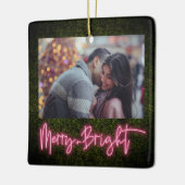 メリー + 明るいピンクのネオンBoxwoodのクリスマスの写真 セラミックオーナメント (左)