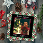 メリーBright ChristmasタータンチェックまたはPlaid Photo シーズンカード<br><div class="desc">赤と緑のタータンチェックや格子模様の背景にシンプル写真を添えたクラシックデザインを搭載した可愛いクリスマスカードやホリデーカード。"と明読るい"のキャプションと短いノートと署名のための宇宙がある。このホリデーシーズンに挨拶を送る素晴らしい方法。</div>