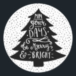 メリーBright Christmas Tree |ホリデーステッカー ラウンドシール<br><div class="desc">書道とモダンクリスマスモダンツリーイラストレーションを特徴とする休日のシール。その他の色やフォトカードやラベルなどのアイテムも用意されている。「あなたの日が明るくメリーて欲しいな」</div>