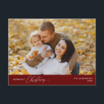 メリーChristmas Family Photo, Winter Happiness ポストカード<br><div class="desc">メリークリスマス。こ祝の家族の写真とシーズンの居心地の良い幸せ冬ブルゴーニュ赤と新年のはがき自分のグリーティングメッセージと完全にカスタマイズされパーソナライズされたて、カスタマイズされている。差出人住所を追加して簡単郵送。それはシンプル簡単だが居心地のモダン良いフェスティバルだ。これは、あなたの休日の願いを送信するのに最適なポストカードである。</div>