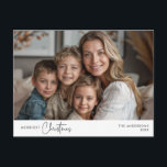メリーChristmas Family Photo, Winter Happiness ポストカード<br><div class="desc">メリークリスマス。この家族祝、両親、子供の写真の季節は居心地の良い幸せ冬と新年のハガキそれは完全にカスタマイズされパーソナライズされた、あなた自身のグリーティングメッセージと。差出人住所を追加して簡単郵送。それはシンプル簡単だが居心地のモダン良いフェスティバルだ。これは、あなたの休日の願いを送信するのに最適なポストカードである。</div>