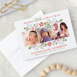 メリーLittle Christmas Babys First Photo Collage シーズンカード<br><div class="desc">四角スタイリッシュ形の写真カードの機能メリーは、ベビーの名前、誕生日および統計の文字とモダンしてカスタム、タイプライスタスタイルで「リトルクリスマスを自分で過ごす」文言。ホリ縁どーのフローラ、ベリー、葉ズ、ピネコン、ブランチあなたの3つのフレームの休日の写真お気に入りの。配色：白と赤、ほこりっぽい紫、緑、茶色、およびミュートされたアクアブルー。</div>