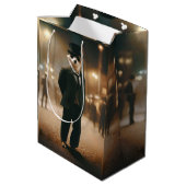 メルカートは黒いネクタイの服を着てイベントした。 ミディアムペーパーバッグ (裏面アングル)