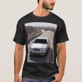 メルセデスE63 AMG Tシャツ – 高級スポーツカーE用 (正面)