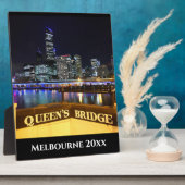 メルボルンオーストラリアCBDライトオーバークイーンズブリッジ フォトプラーク (側面)