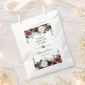 メルロエレガントー・ネイビー・ブルーフローラ結婚ズ・サンキュー フェイバーバッグ (クリップ留めされた状態)