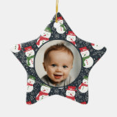 メロウ スノーメン - ファースト クリスマス フォト カスタム。 セラミックオーナメント (正面)