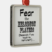 メロデオン奏者を恐れる メタルオーナメント (右)