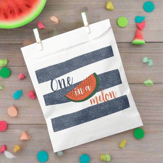 メロンに入る1歳の誕生日の男の子スイカストライプの フェイバーバッグ